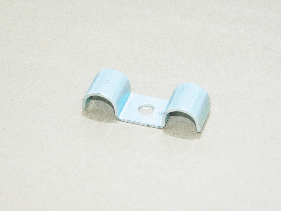 CLAMP, Dual Hose (83834)