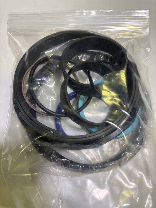 SEAL KIT 7" CYLINDER (BOBALEE) (C6310)