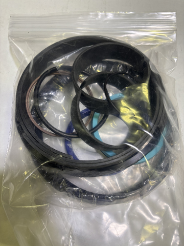 SEAL KIT 7" CYLINDER (BOBALEE) (C6310)