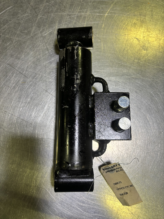TIPPER CYLINDER (D69575)