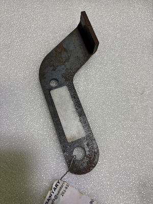 PLATE RETAINER LEFT HAND (REVISION A) (D75083)