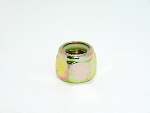 NUT (QUE01800)